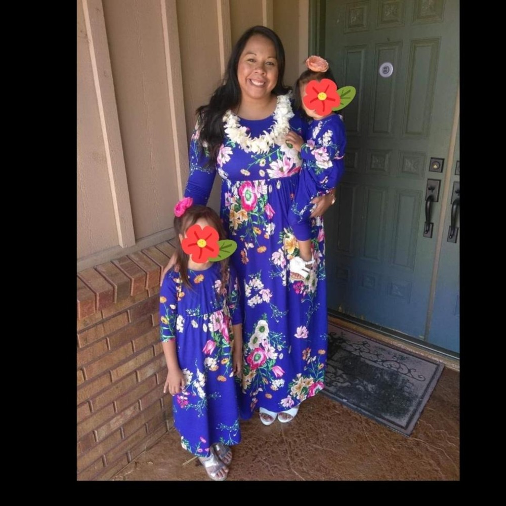 3/4 sleeve floral maxi dress w/ pockets and elastic waist band.
